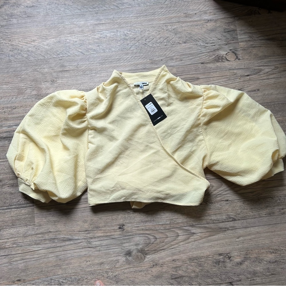 NWT Fashion Nova Davina Yellow Cropped Adaptable Wrap Top Puffed Sleeve